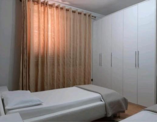 Erina Luxury Apartment  Tirana Exterior foto